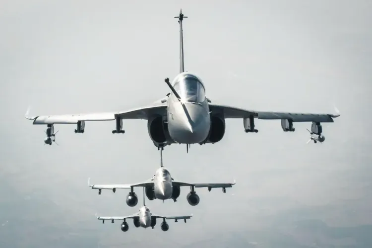 क्या एलसीए तेजस की ऐतिहासिक और पहली उड़ान को 25 वर्ष पूरे हो गए?