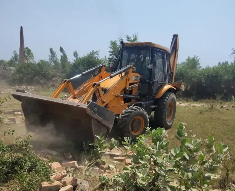 एलडीए की सख्त कार्रवाई: नैमिष नगर में 80 बीघा अवैध प्लाटिंग ध्वस्त, काकोरी में निर्माण सील