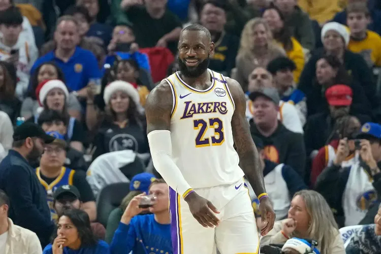 LeBron Makes History as the First NBA Player to Play as a Teenager and Beyond 40