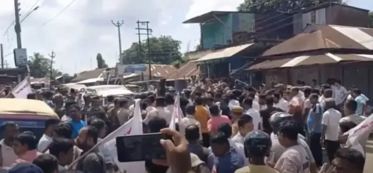 Manik Sarkar's vehicle blocked in Tripura, Left and Congress condemn BJP