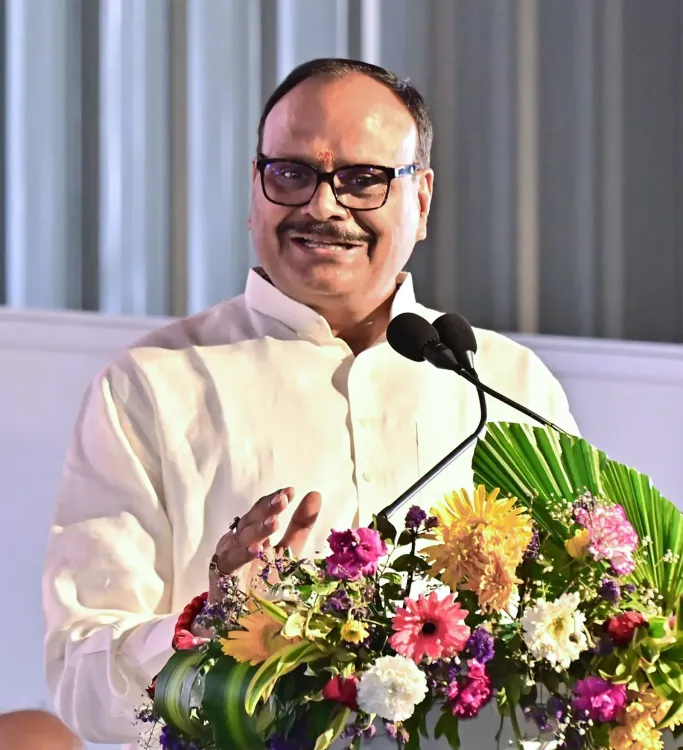 परिवारवाद पर ब्रजेश पाठक का अखिलेश यादव पर तीखा प्रहार, लोहिया के विचारों को त्यागने का आरोप
