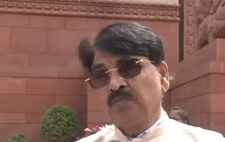 भाजपा सांसदों का विपक्ष पर हमला: 'देश में कोई संकट नहीं, अराजकता फैला रहा विपक्ष'