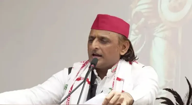लखनऊ अलीगंज अग्निकांड: अखिलेश यादव का UP सरकार पर हमला, ₹1 करोड़ मुआवजे और सरकारी नौकरी की मांग