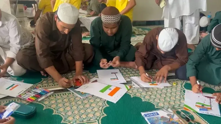 लखनऊ: दारुल उलूम फरंगी महल में तिरंगा पेंटिंग प्रतियोगिता, स्वतंत्रता दिवस से पहले बच्चों का देशप्रेम उमड़ा