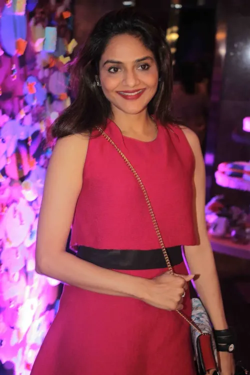 Madhoo on her shelved Shah Rukh Khan film: 'We did half a scene'