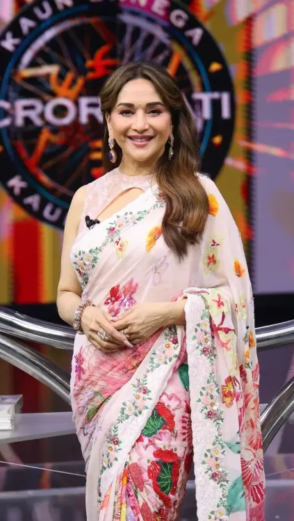 Madhuri Dixit recalls director crying on trolley during her live shot