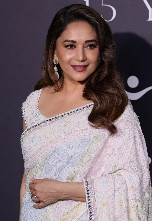 Madhuri Dixit, Renuka Shahane revisit Hum Aapke Hain Koun memories on Kon Honar Crorepati
