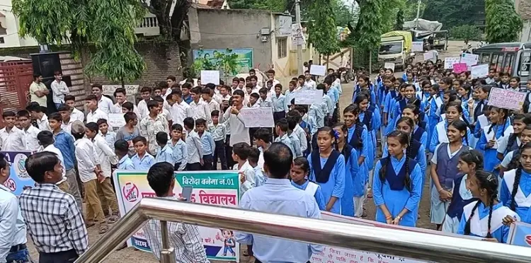 क्या बुरहानपुर के बिरोदा में स्कूली बच्चों ने निकाली स्वच्छता रैली और लिया प्लास्टिक मुक्त गांव का संकल्प?