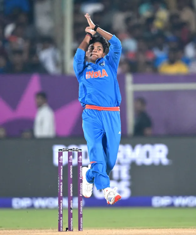 Did Madhya Pradesh CM Truly Honor Women's World Cup Star Kranti Goud with Rs 1-Crore Reward?