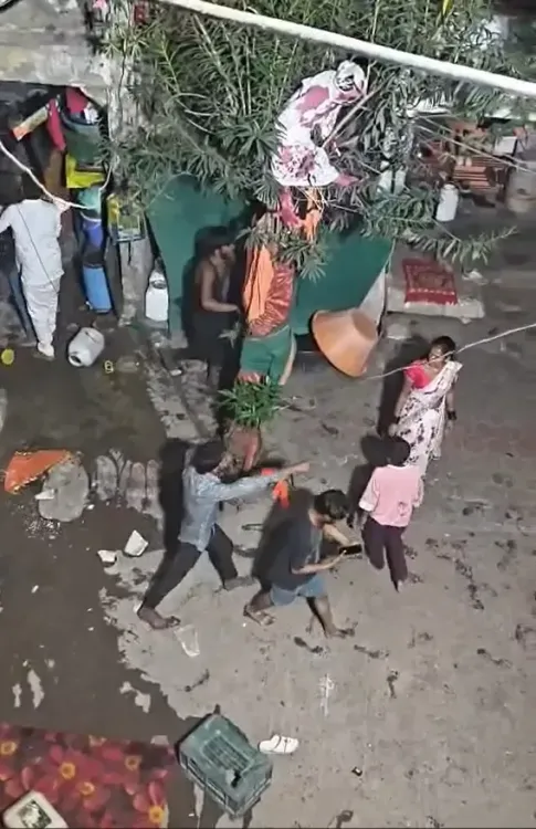 इंदौर में गरबा पंडाल विवाद: घर में घुसकर परिवार पर हमला, पुलिस ने 5 आरोपी गिरफ्तार किए