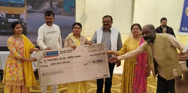 क्या मध्य प्रदेश में स्वनिधि योजना के तहत शहडोल में लाभार्थियों को क्रेडिट कार्ड वितरित किया गया?