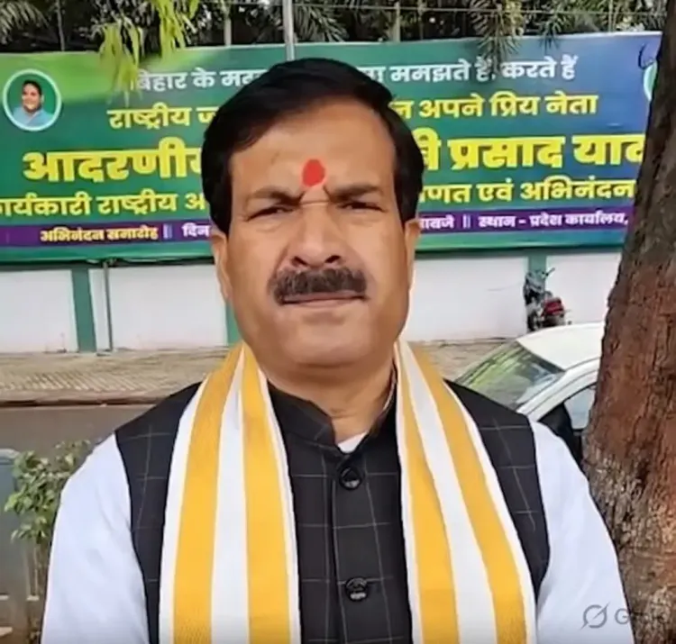 मध्य पूर्व संकट के चलते गैस की कमी: सरकार की विफलता पर बोले मृत्युंजय तिवारी