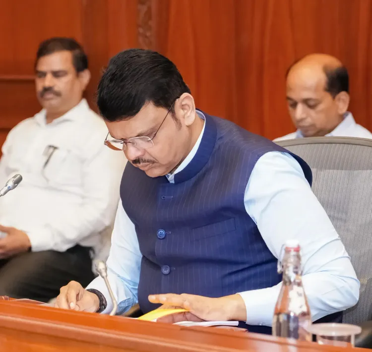 What Changes Did Maha CM Recommend for the Solar Agri Pump Scheme?