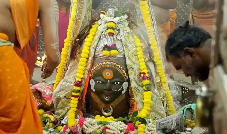 महाअष्टमी पर उज्जैन में बाबा महाकाल का देवी स्वरूप शृंगार, चांदी-स्वर्ण आभूषणों से भव्य दर्शन