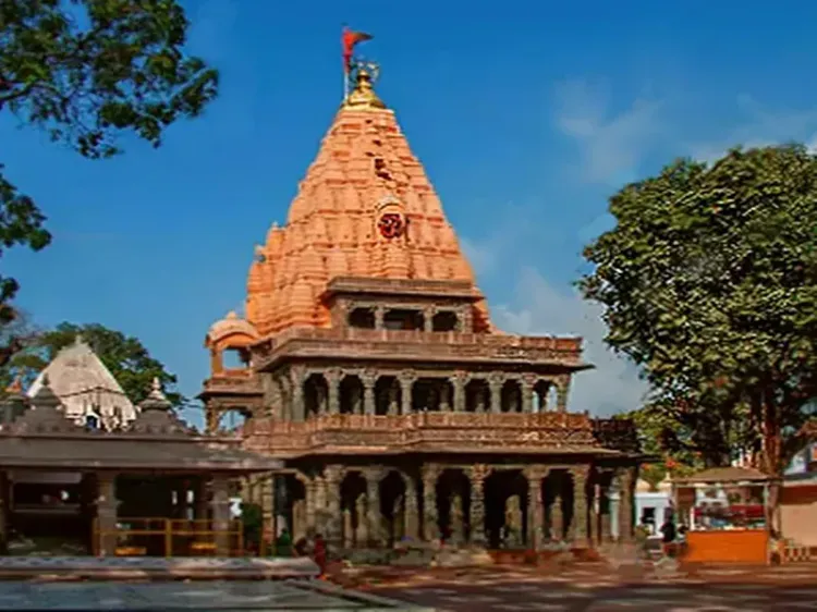 Mahakal Temple earns ₹144 crore in FY26, Laddu Prasad leads revenue