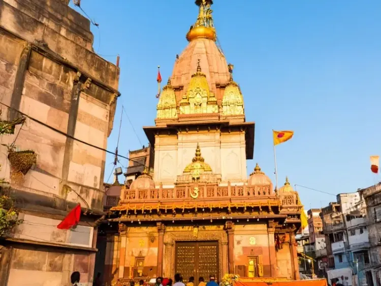 क्या महामृत्युंजय महादेव मंदिर में भगवान धन्वंतरि ने कुएं में औषधियां डाली थीं?