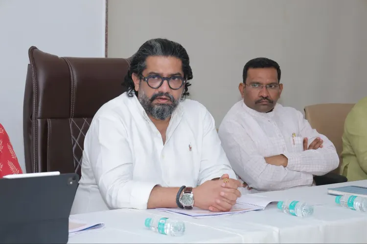 पालघर में अतिवृष्टि से क्षतिग्रस्त सड़कों का निरीक्षण, मंत्री शिवेंद्रराजे भोसले ने दिए त्वरित मरम्मत के निर्देश