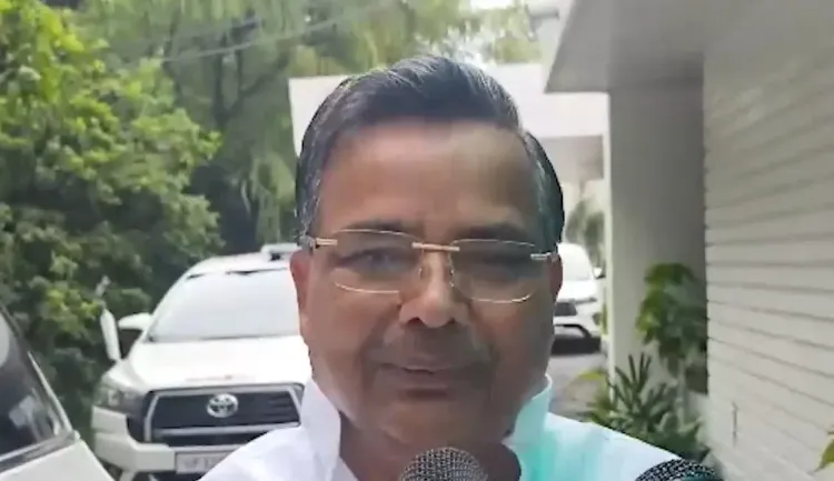 UP कैबिनेट के बड़े फैसले: महिलाओं को मुफ्त बस यात्रा, बुजुर्गों को संपत्ति सुरक्षा, इंटर्नशिप स्टाइपेंड ₹25,000
