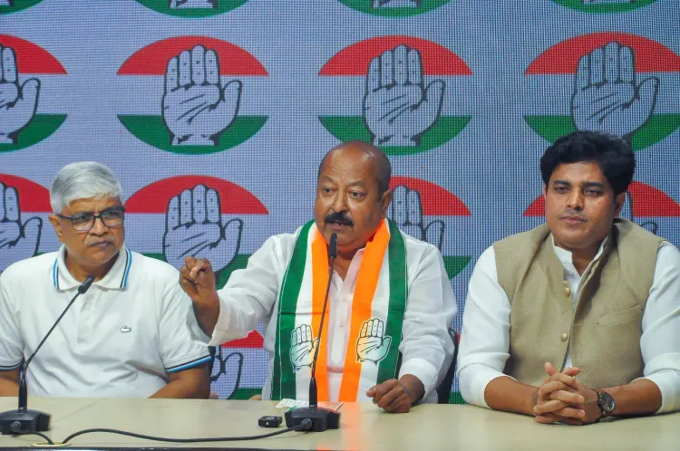 एआईएमआईएम छोड़ आसिम वकार कांग्रेस में शामिल, बोले — 'मैं मुसलमान हूं, भाजपा को हराना चाहता हूं'