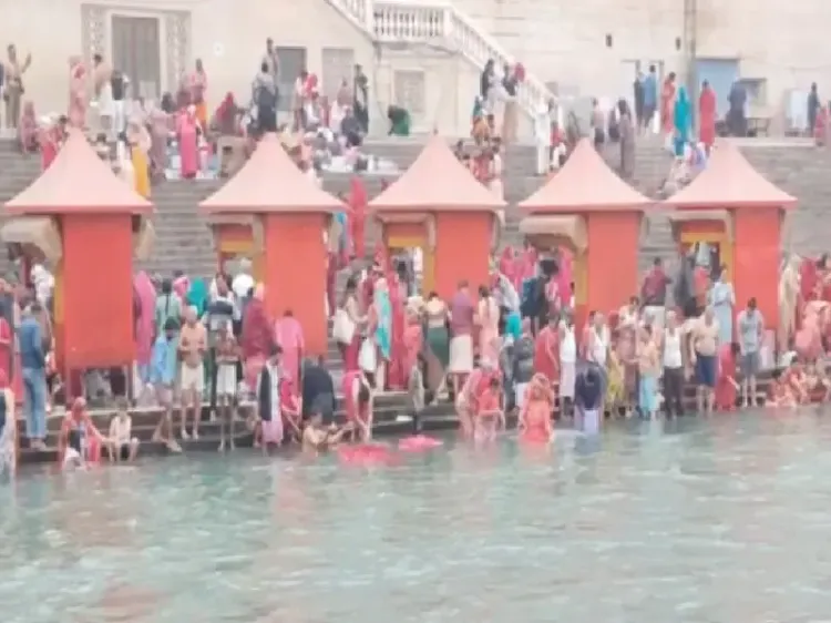 क्या मकर संक्रांति पर उत्तर से लेकर दक्षिण भारत तक इन पवित्र स्थलों पर स्नान करना विशेष महत्व रखता है?