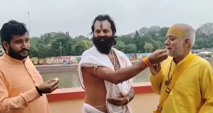 क्या भगवा आतंकवाद का प्रतीक हो सकता है? : सुरेश्वरानंद महाराज