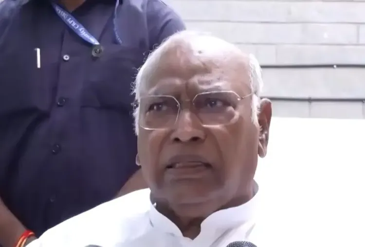 खड़गे का बड़ा आरोप: 'देश में अघोषित आपातकाल', सोमवार को CJI से मिलेगा कांग्रेस प्रतिनिधिमंडल