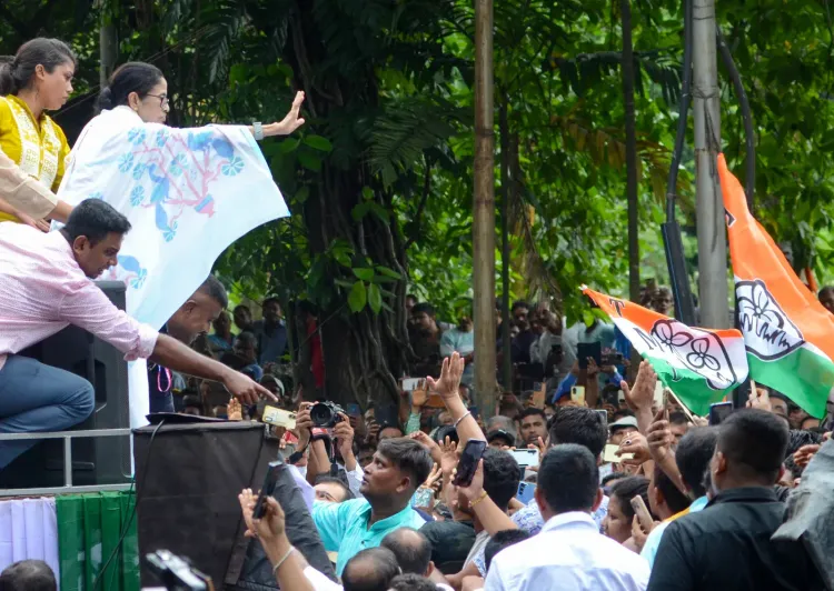 Mamata Banerjee rides scooter to protest site after TMC leaders detained in Kolkata