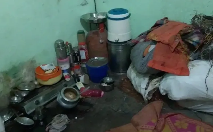 Did a Man Really Kill His Wife in Delhi's Seelampur and Confess at the Police Station?