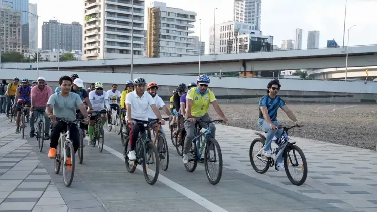 Mandaviya Flags Off Fit India Cyclothon at Worli