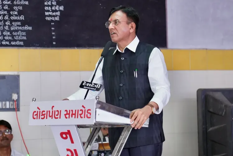 Mandaviya Inaugurates Manavadar Municipal Office, Flags Off Ambulance