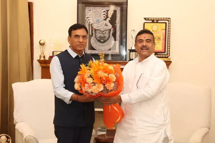 Mandaviya Meets West Bengal Leader on Youth, Sports Push