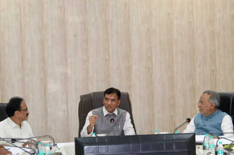 Mandaviya Reviews Projects at DISHA Meet in Porbandar