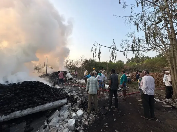 क्या मांड्या में नारियल गोदाम में आग लगने से लाखों का नुकसान हुआ?