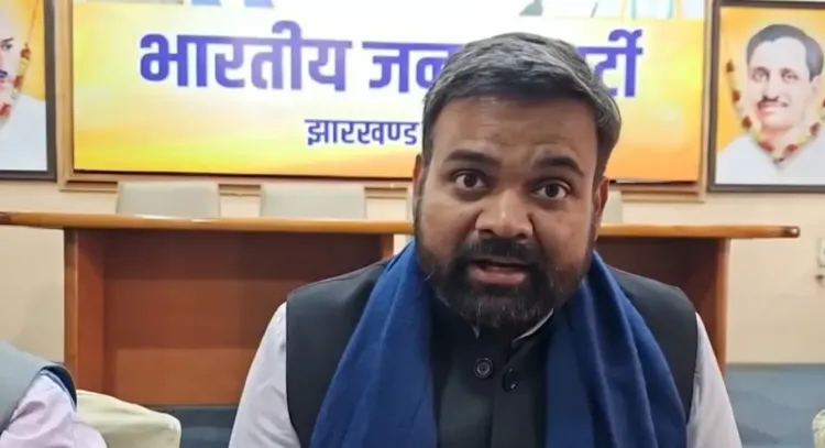 क्या मणिकम टैगोर का बयान निंदनीय है? गुरु प्रकाश पासवान का माफी मांगने का आग्रह