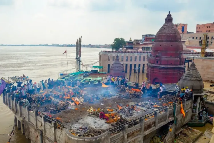 क्या मणिकर्णिका घाट पर चिता के ठंडा होने के बाद 94 लिखा जाता है? जानिए रहस्य