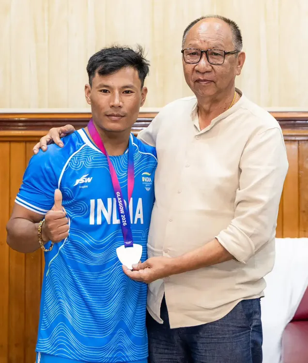 Manipur CM felicitates weightlifter Rishikanta Singh, CWG 2026 silver medallist
