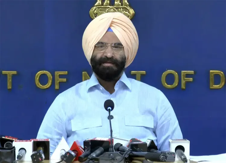 सिरसा का AAP पर प्रहार: पंजाब में 1,007 पराली घटनाएँ, केजरीवाल पर दिल्ली से बदला लेने का आरोप