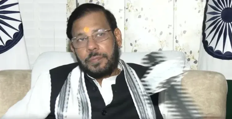 राम मंदिर चढ़ावा विवाद पर मंत्री मनोज पांडेय का तीखा हमला: 'नाट्य मंच जैसा नज़ारा'