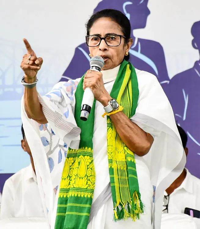 Mamata Banerjee Warns of Shelter Loss in Bengal if BJP Triumphs