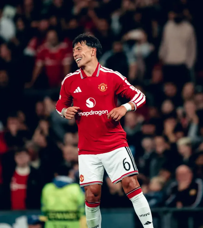 Lisandro Martinez apologises to Man United over Champions League outburst