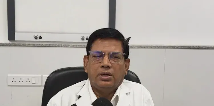 मानसून में फ्लू के मामले क्यों बढ़ते हैं? एम्स के डॉ. संजीव सिन्हा ने बताए लक्षण, जोखिम और बचाव