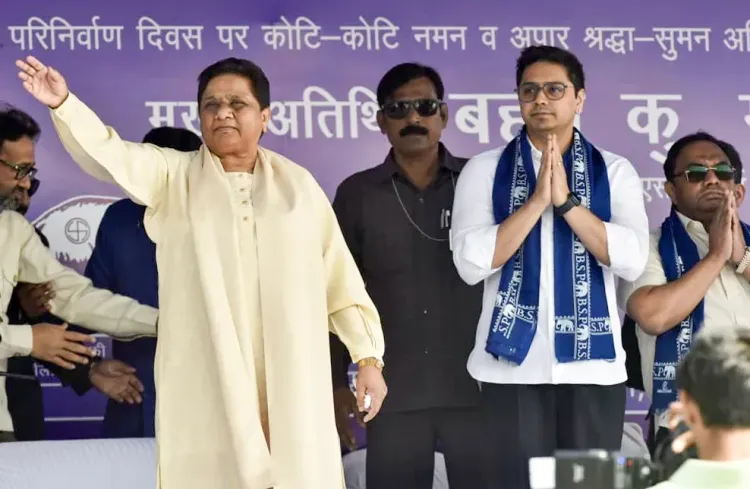 मायावती ने आकाश आनंद को बताया अपरिपक्व, यूपी में बड़ी जिम्मेदारी देने से किया इनकार