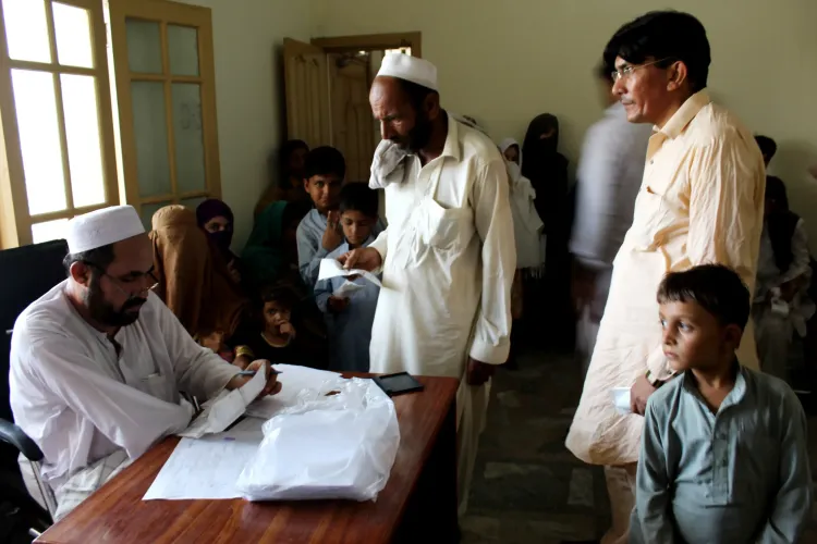 Afghan refugees in Pakistan face arrest, extortion and forced deportation: AMSO report