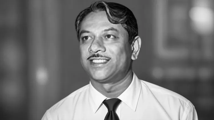 महबूब खान: अस्तबल से 'मदर इंडिया' तक — घोड़ों की नाल ठोकने वाले ने रचा भारतीय सिनेमा का इतिहास