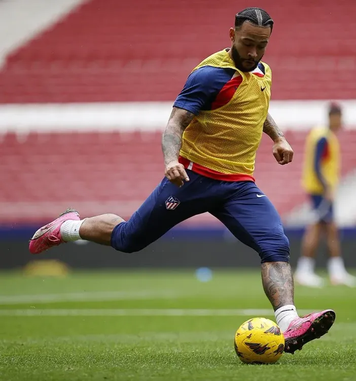 Memphis Depay exits Corinthians after contract dispute, cites broken agreement
