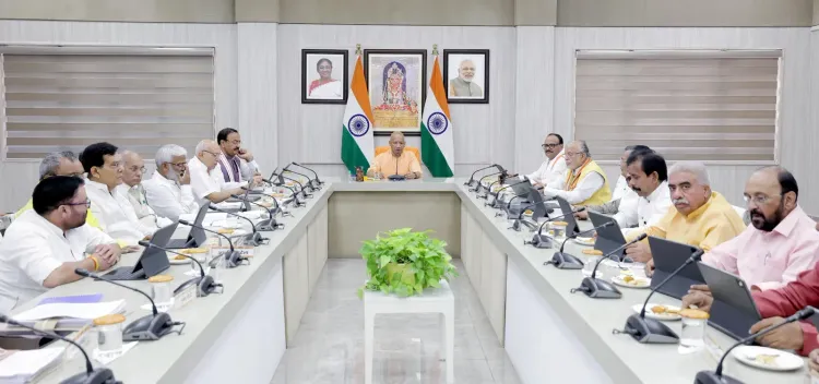 योगी कैबिनेट के बड़े फैसले: लखनऊ-आगरा मेट्रो, OBC आयोग और ₹2,799 करोड़ की बिजली परियोजना को मंजूरी