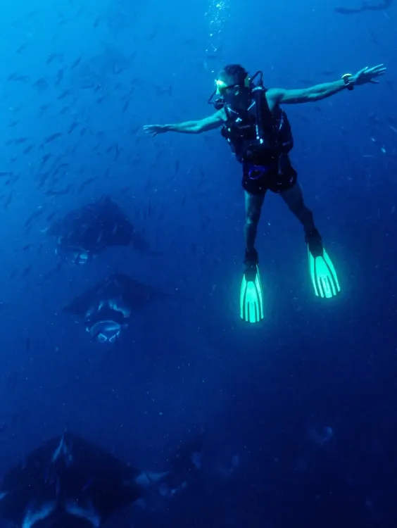 Did Milind Soman Experience the Most Stunning Underwater Views in the Maldives for His Pre-Birthday Celebration?