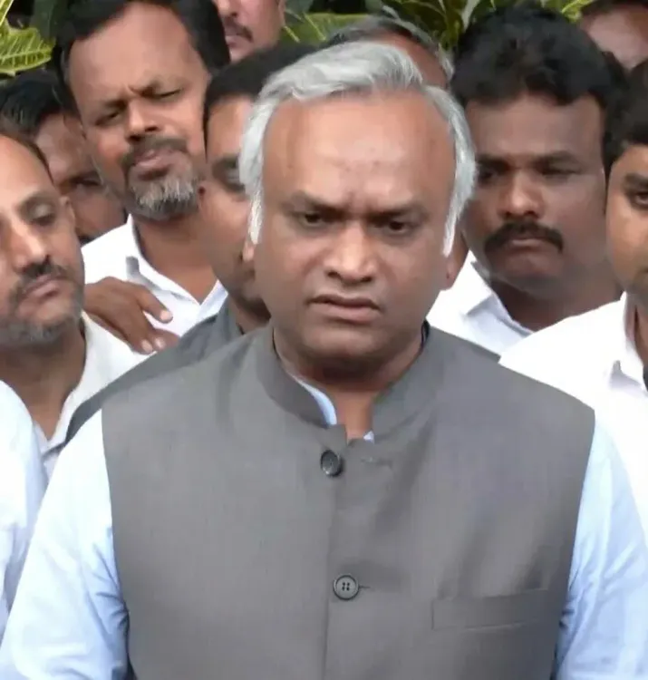 कर्नाटक एमएलसी चुनाव: कांग्रेस को मिले अतिरिक्त 11 वोट, प्रियांक खड़गे बोले — BJP-JD(S) गठबंधन में दरार