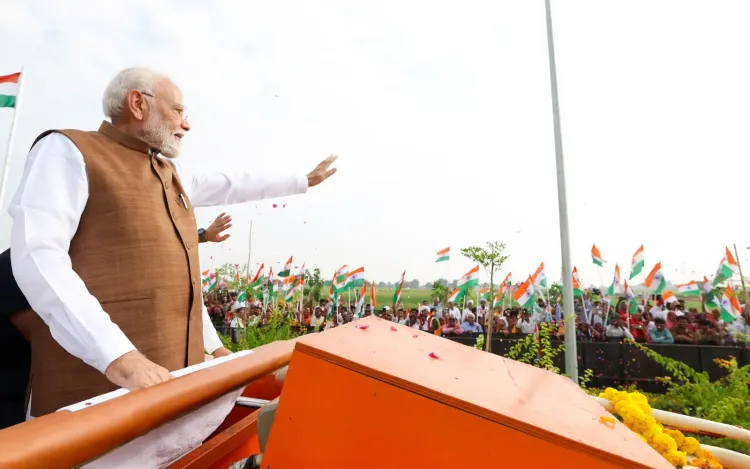 Modi kahin nahi jaayega: Gujarat rallies behind PM Modi after Kharge remark row