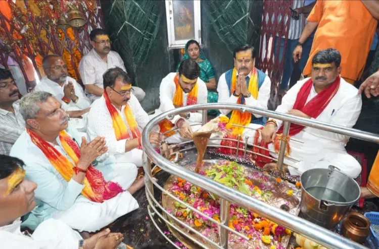 मोदी सरकार के 12 साल: यूपी में भाजपा का आस्था अभियान, मंदिरों में पूजन कर 'विकसित भारत' का संकल्प दोहराया